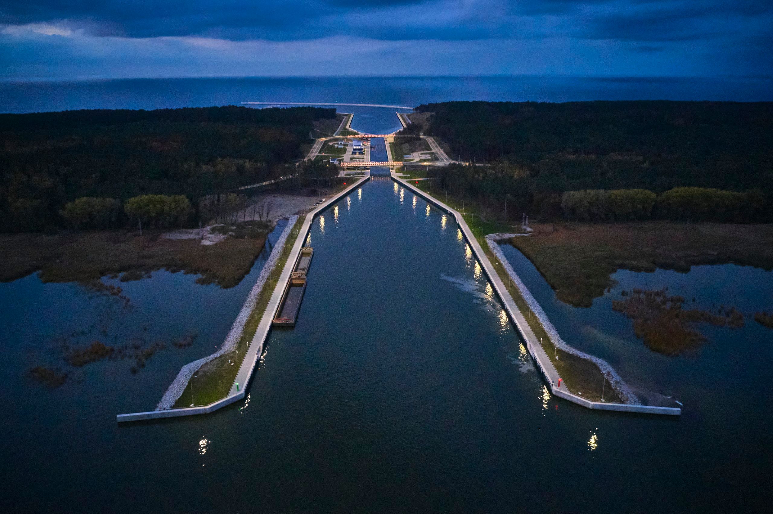 Ворота WIŚNIOWSKI у морському порту Новий Світ